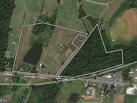 3rd image of 1874 Chambersburg Rd