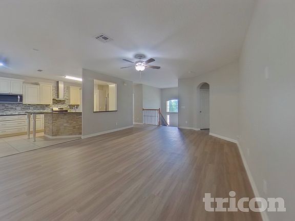 4th image of 2803 Eagle Lake Dr
