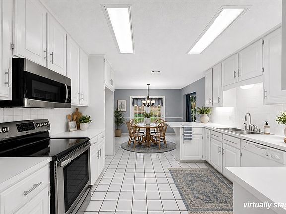 4th image of 2150 N Ball Ave