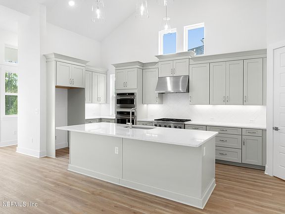 4th image of 496 SEAGROVE Drive