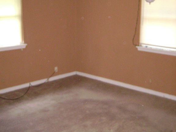 5th image of 1105 Ohio St
