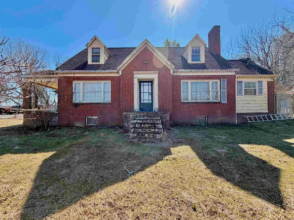 100 1st Ave, Galax, VA 24333