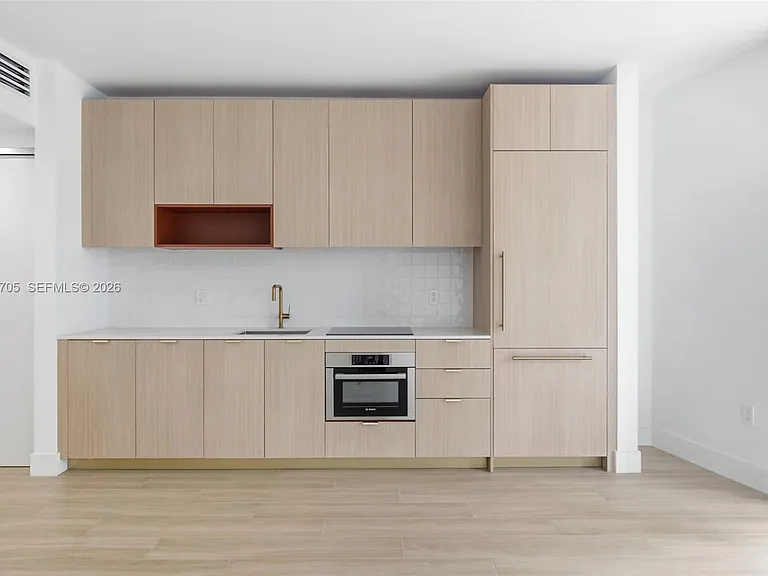 90 NE 32nd St #414 — Photo 5