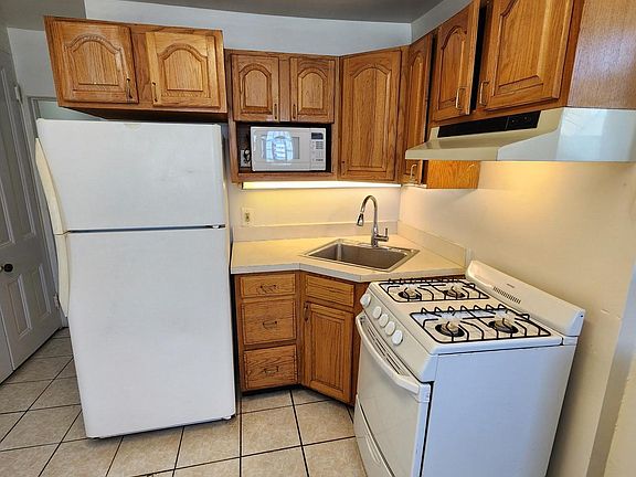 5th image of 2031 Dickinson St Floor 2