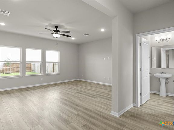 5th image of 208 Canyon Live Oak Dr