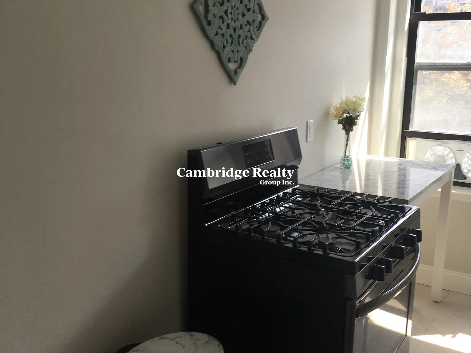 2 bed, 1.0 bath, 765 sqft, $2,800 — Photo 2