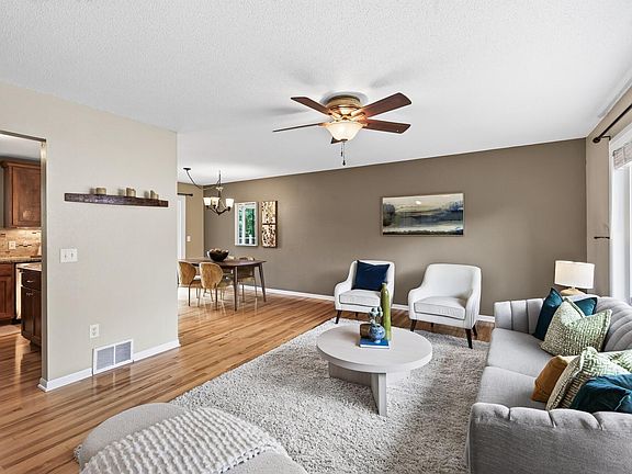 3rd image of 4251 Elizabeth Ln