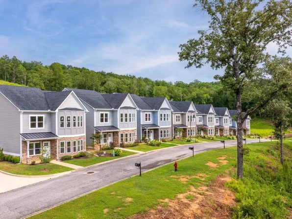 100 Harbor Pointe Dr, Talladega, AL 35160