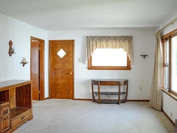 4th image of 347 E Lincoln Ave