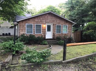 190 Park Rd, Riverhead, NY 11901