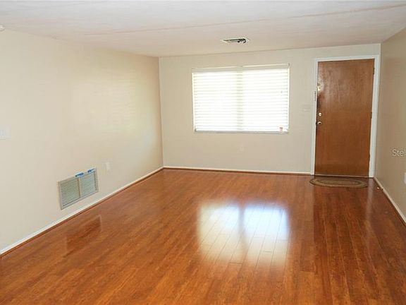 4th image of 3130 Fairmount Dr