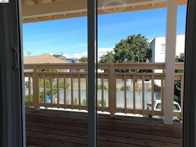 722 Foothill Blvd — Photo 10