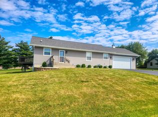 1-5 & 6 Grandview Dr, Lanark, IL 61046