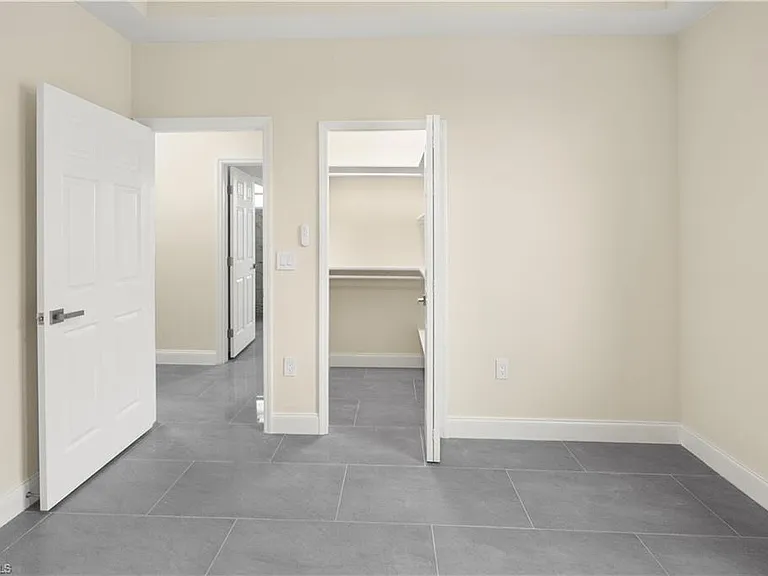 1043 Albert Ave — Photo 41