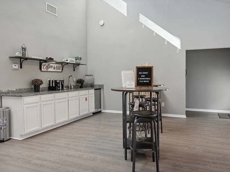Leasing Center