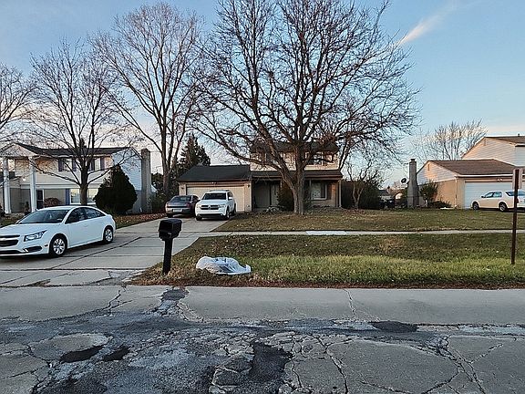 3rd image of 17590 Lincoln Dr