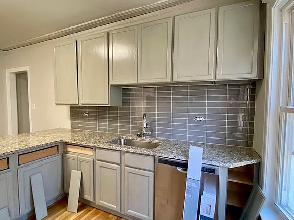 4th image of 1953 W Sunnyside Ave APT 1