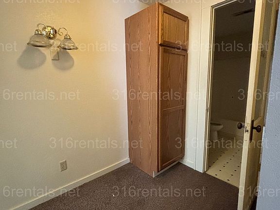 5th image of 114 S Main St #4