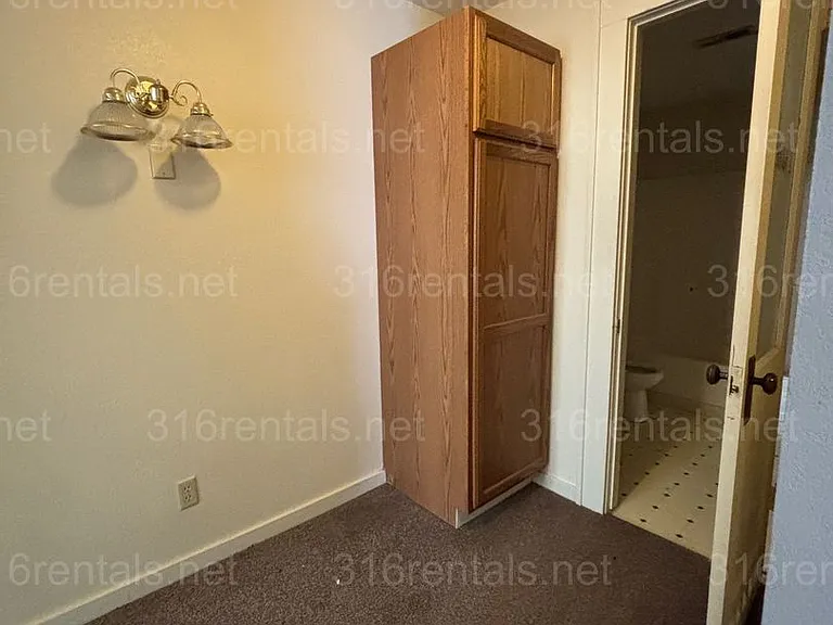 South Main Suites — Photo 5