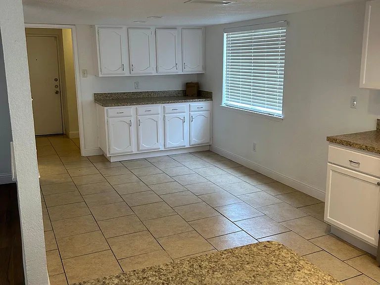 7404 Buttonwood Dr — Photo 6