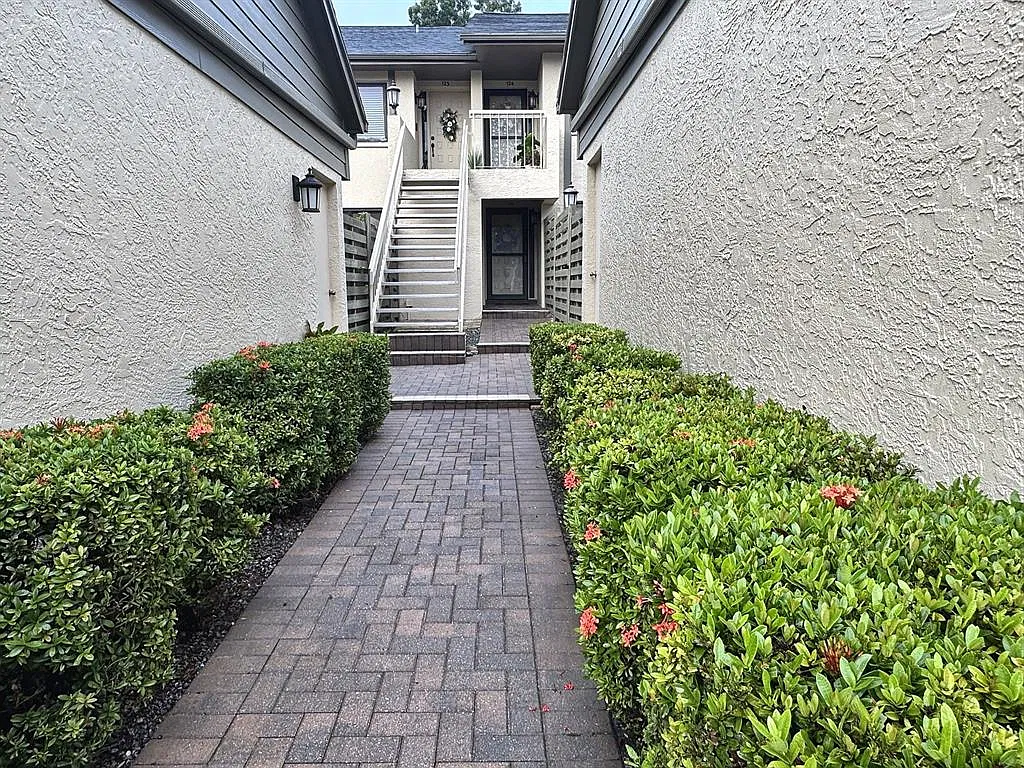 1 bed, 1.0 bath, 850 sqft, $1,800 — Photo 2