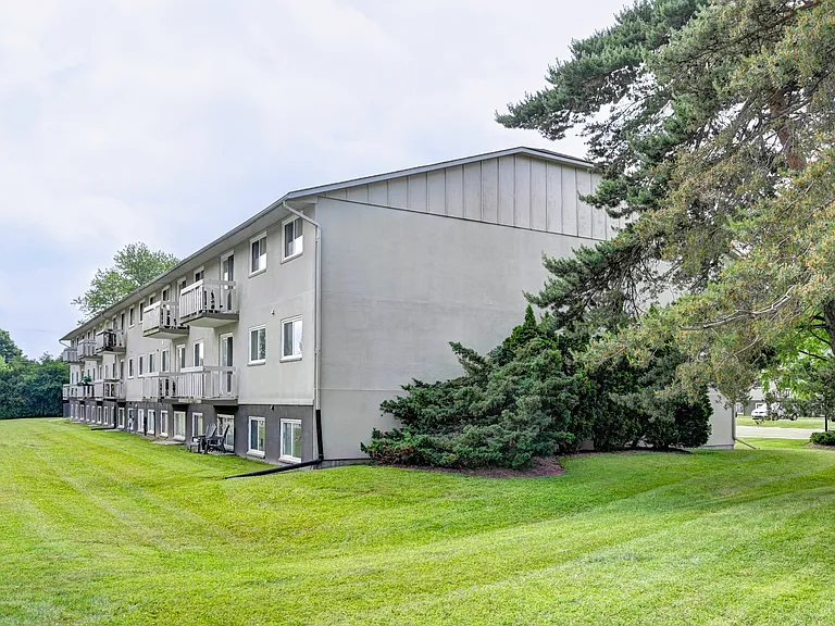 31 Flamingo Dr — Photo 3