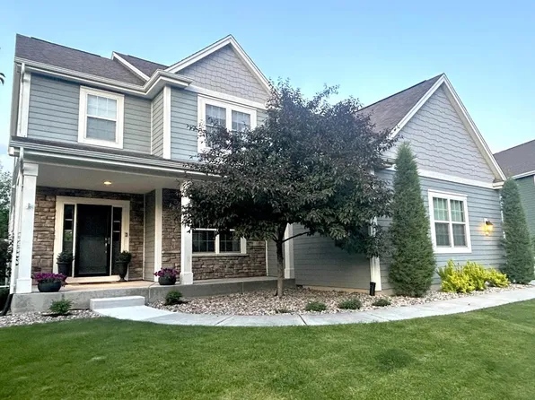 614 Sanctuary LANE, Delafield, WI 53018