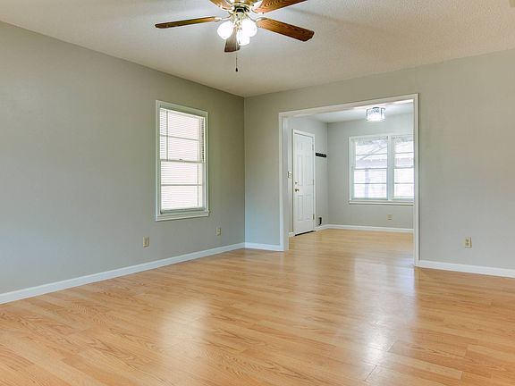4th image of 2808 Johnson Ln