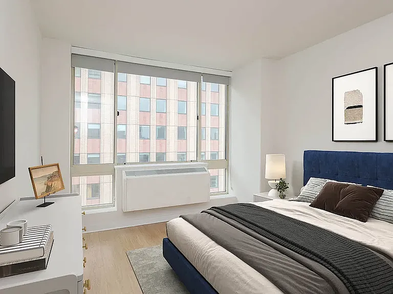 305 W 50th St #4A — Photo 15
