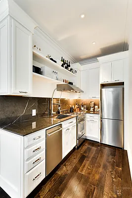 Sold by Hecht Group | media 10