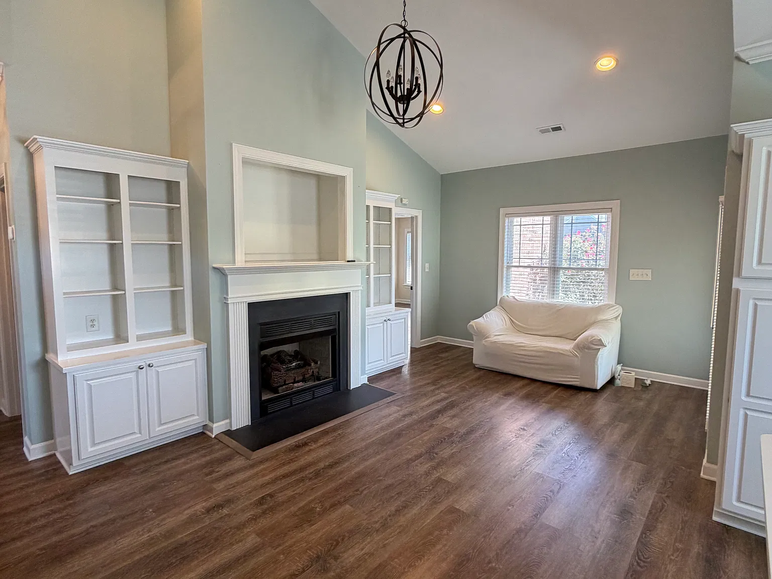 2 bed, 1152 sqft, $1,850 — Photo 2