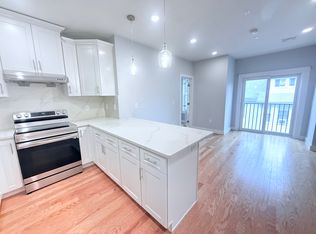222 Arlington St #2A, Quincy, MA 02170