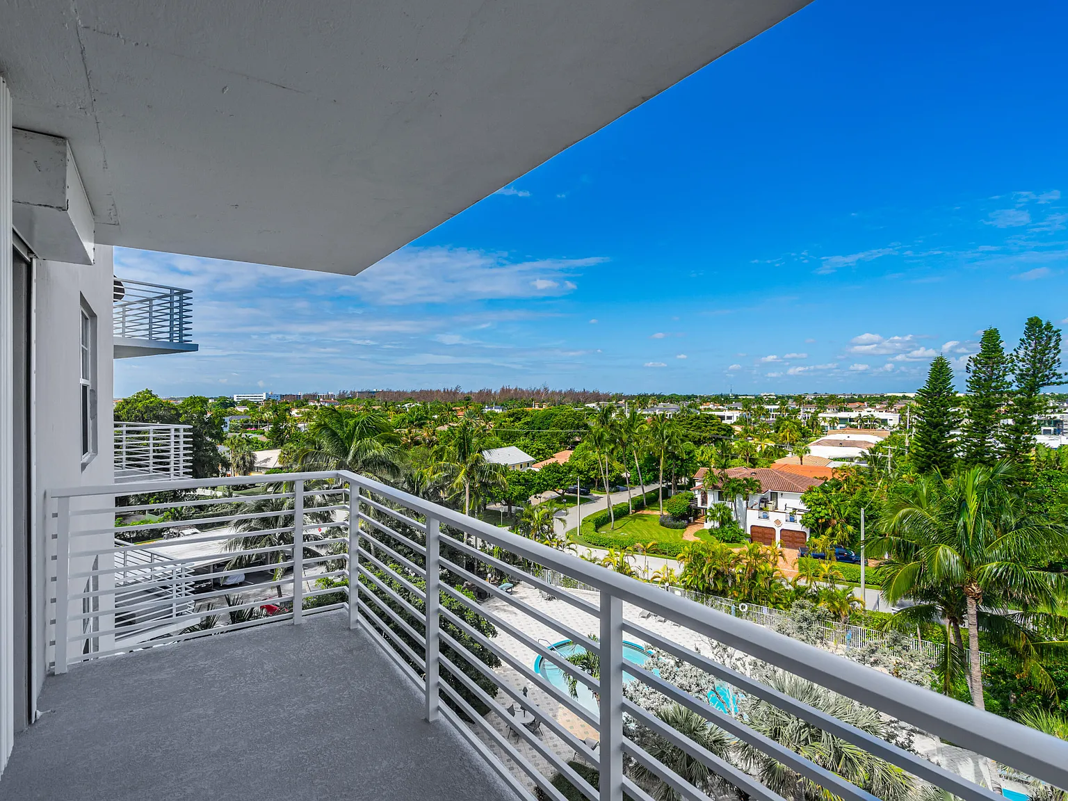 1 bed, 1.0 bath, 985 sqft, $3,800 — Photo 3