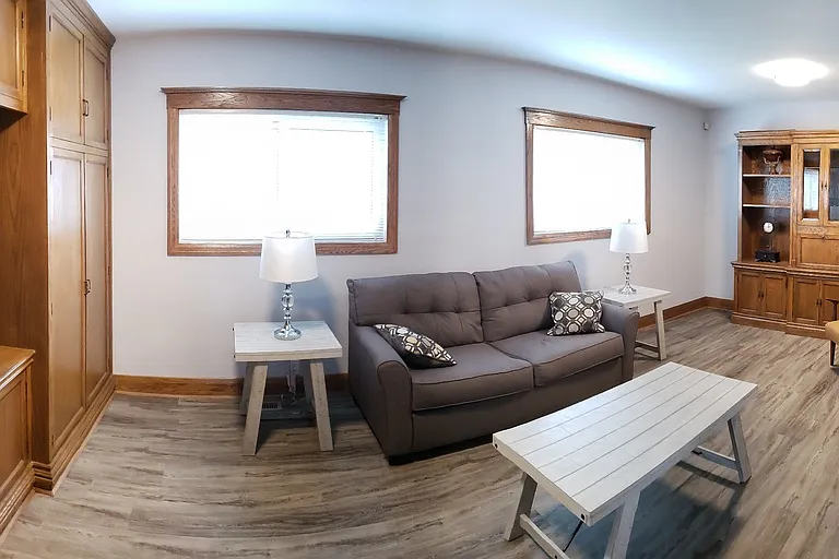 473 Erie St E #1A — Photo 4