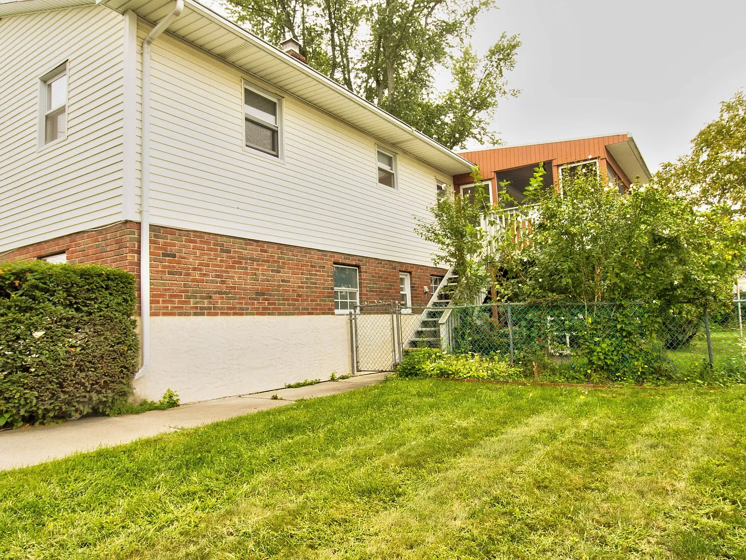 1 bed, 800 sqft, $2,400 — Photo 2