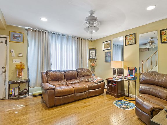 4th image of 42 Yale Ave