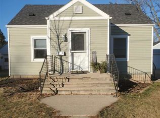 732 8th St, Menasha, WI 54952