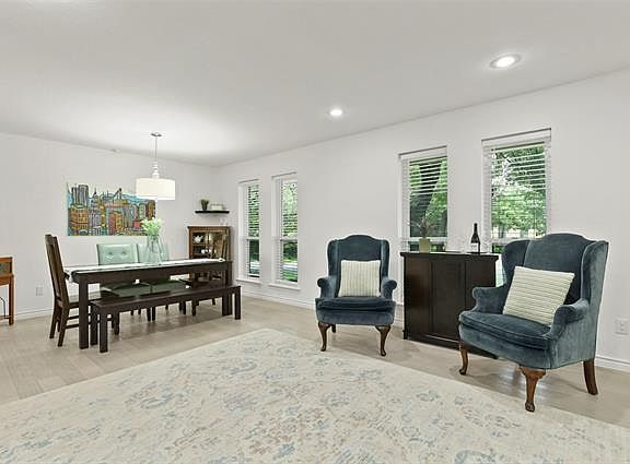 3rd image of 10920 Yorksprings Dr