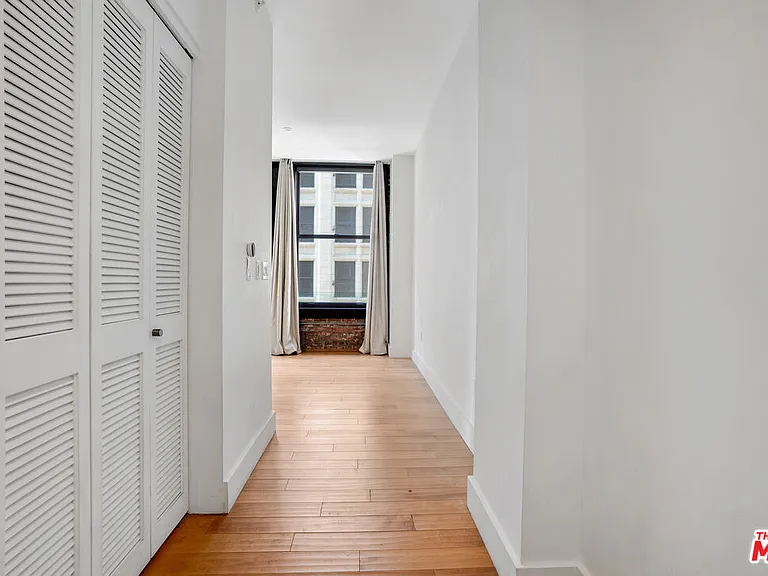 460 S Spring St #512 — Photo 7
