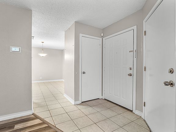 3rd image of 2619 Kingswell Ave