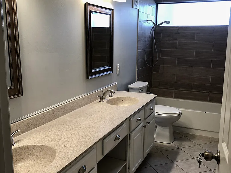 5859 Frankford Rd — Photo 9