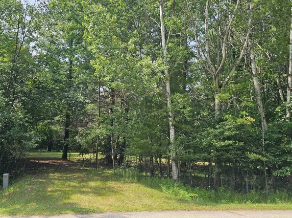 57 Berkshire Dr, Gladwin, MI 48624