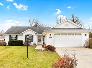 2009 Appletree Dr, Monticello, IL 61856