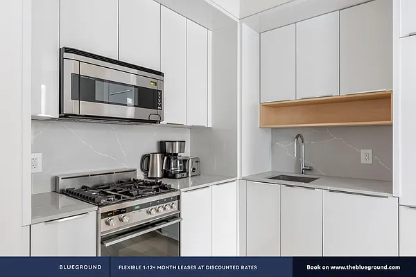 Rented by The Blueground | media 210