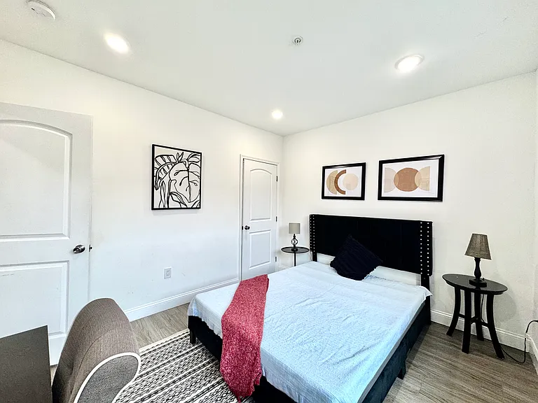 925 N Broad St #4F — Photo 10