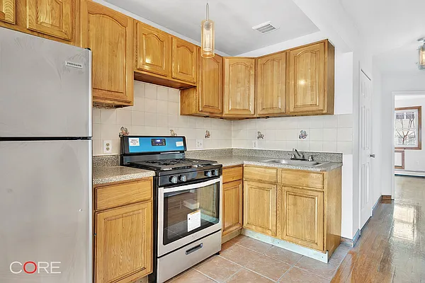 Rented by CORE | media 3