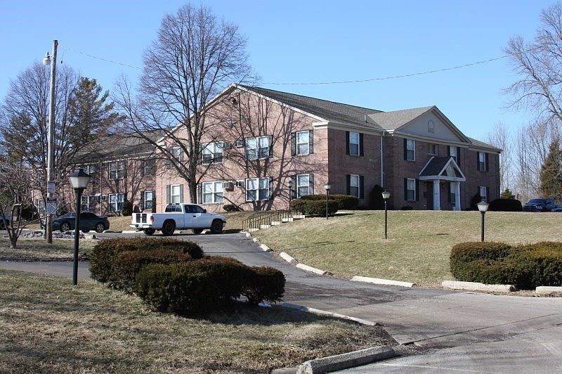 2nd image of 1400 Hickman Rd APT 326