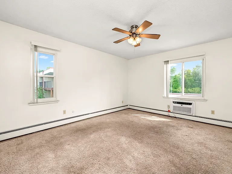 Silas Pointe Apartments — Photo 10