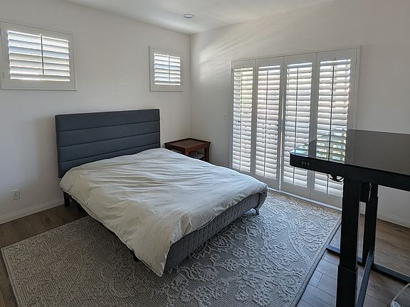 4th image of 166 Las Flores
