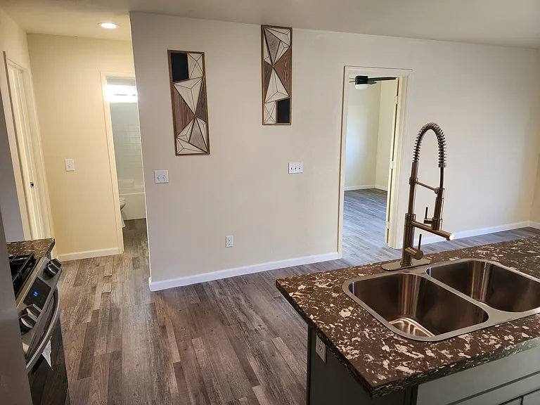 1222 W 90th St #1/2-A — Photo 5